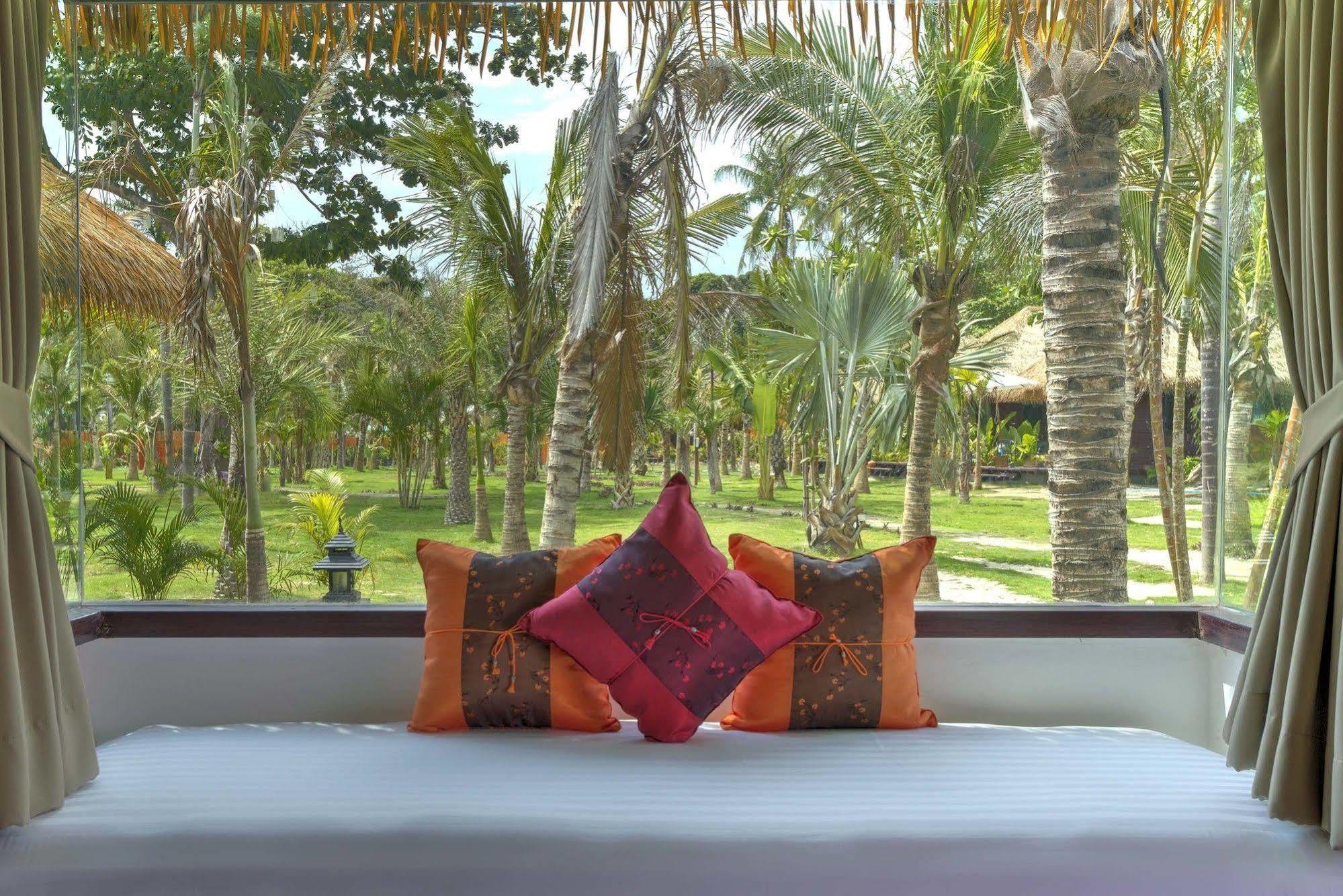 Mali Resort Sunrise Beach Koh Lipe Exterior photo