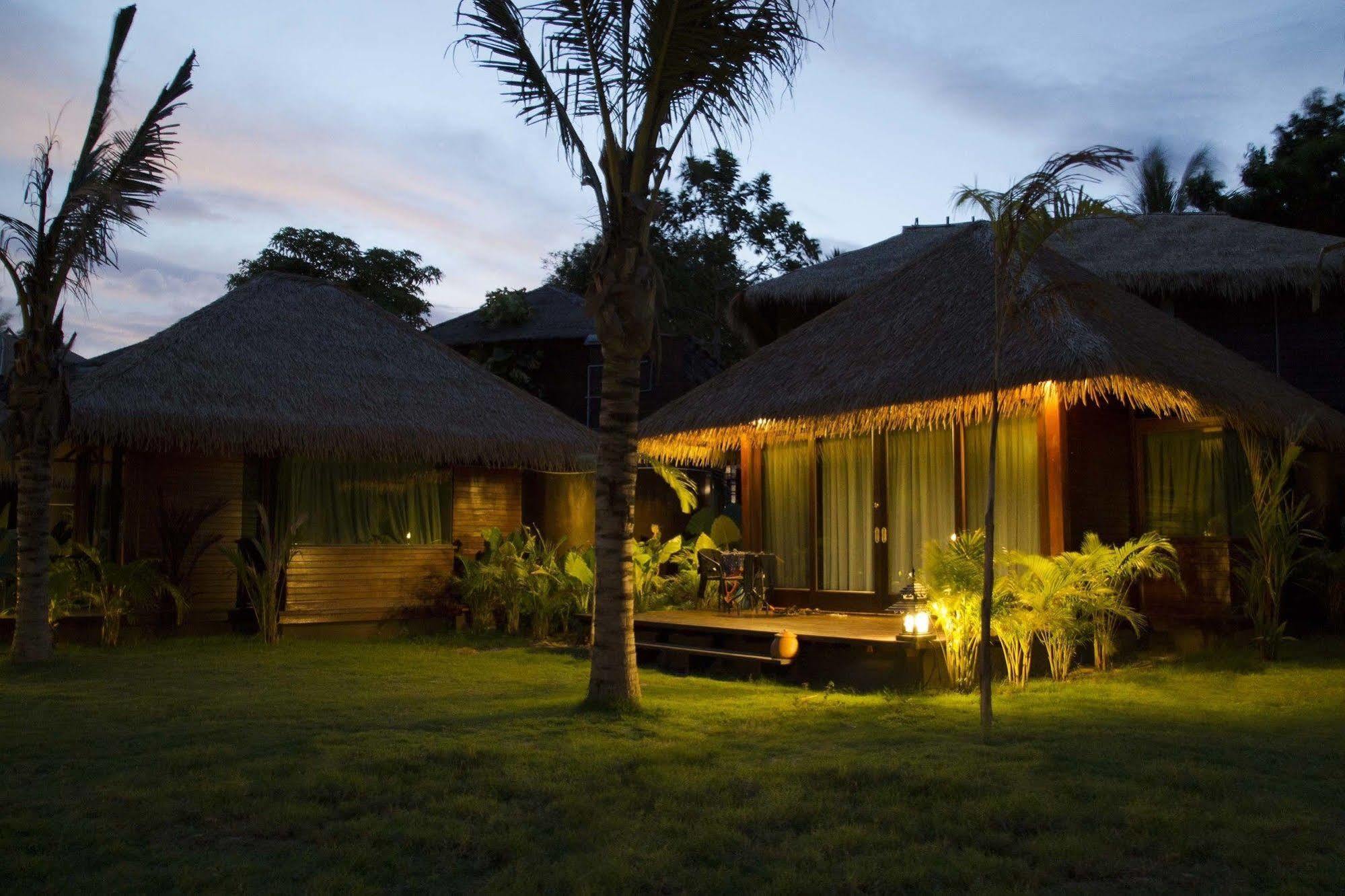 Mali Resort Sunrise Beach Koh Lipe Exterior photo